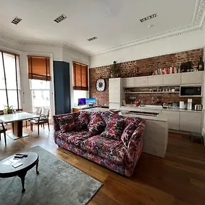 Spacious Sea View Apartment Brighton